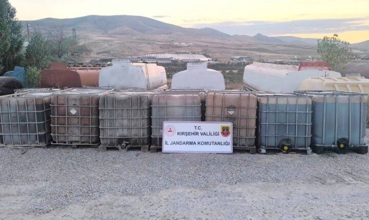 Kırşehir’de jandarma ekipleri tarafından atık yağlardan kaçak akaryakıt üretip piyasaya