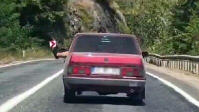 Karabük’te bir sürücü, Karabük-Zonguldak kara yolunda seyahat ederken otomobilin camından