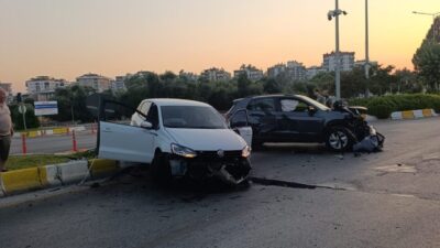 Aydın’ın Efeler ilçesinde iki aracın çarpışması sonucu meydana gelen trafik