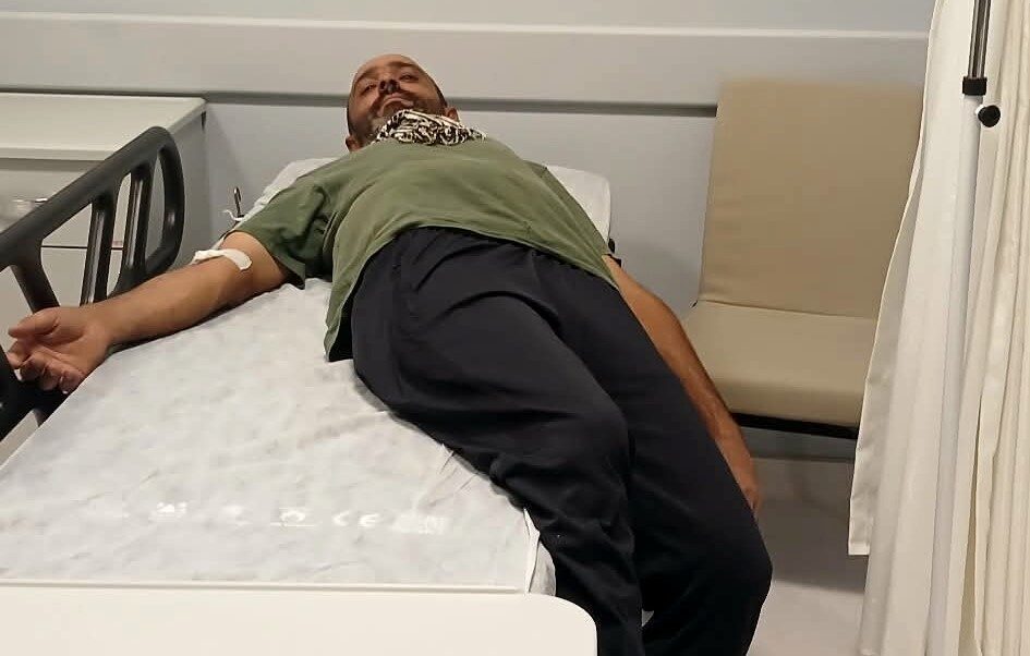 Tunceli’nin Ovacık ilçesinde bir kişi, ayıdan kaçarken kayalıklardan düşüp yaralandı
