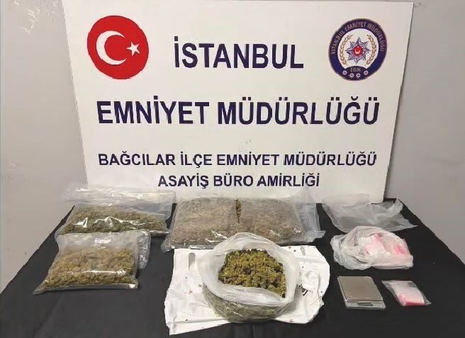 İstanbul Bağcılar ilçesinde uyuşturucu ticareti yapıldığı tespit edilen bir iş