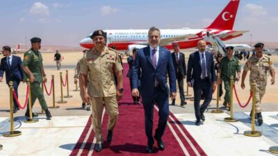 Türkiye Dışişleri Bakanı Hakan Fidan, Bingazi’de Libya Ulusal Ordusu Genel