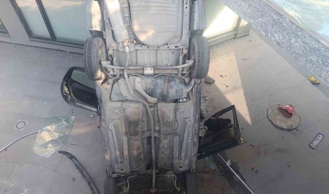 Bakırköy ilçesinde meydana gelen trafik kazasında, iki aracın çarpışması sonucu