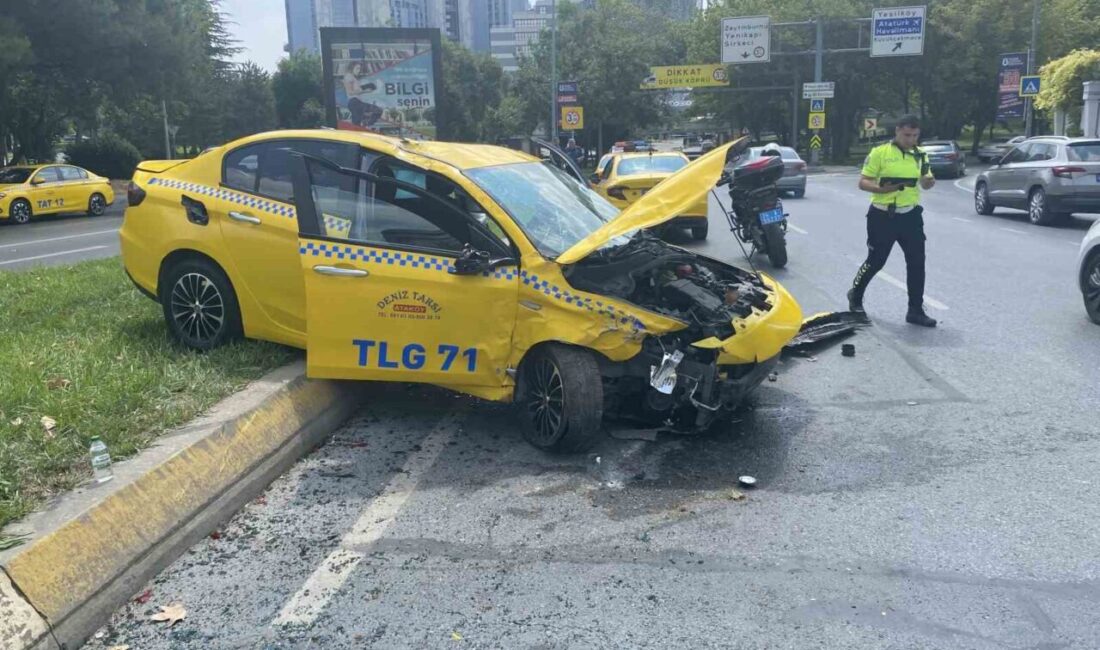 Bakırköy ilçesinde ticari bir taksi ile bir otomobilin çarpıştığı kazada