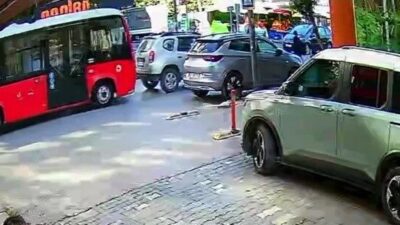Bandırma ilçesinde, Ordu Caddesi ile İstiklal Caddesi’nin kesiştiği noktada meydana