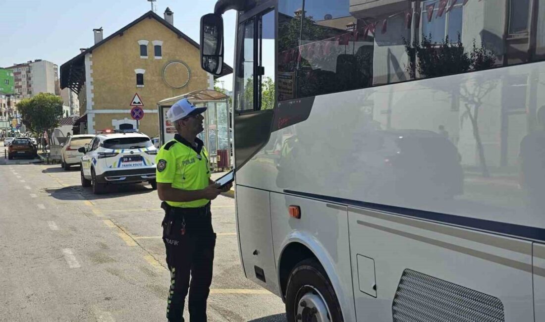 Bandırma İlçe Emniyet Müdürlüğü ekiplerinin, trafik güvenliğinin sağlanması amacıyla gerçekleştirdiği