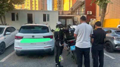 İstanbul Başakşehir’de seyir halindeki bir araçta yolcu konumundaki bir kişinin