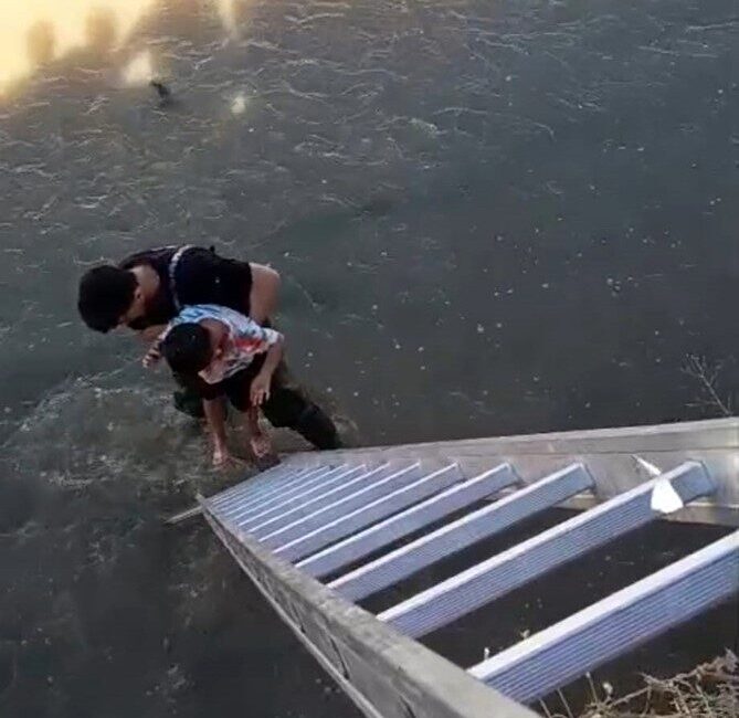 Batman’da, İluh Deresi’ne düşen 8 yaşındaki çocuk, itfaiye ekiplerinin hızlı