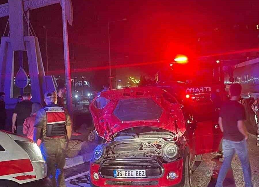 Batman’da meydana gelen trafik kazasında iki aracın çarpışması sonucunda 3