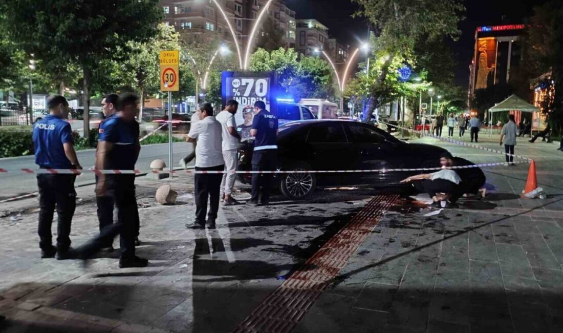 Batman’da, otomobilin kontrolünü kaybederek elektrik direğine çarptığı bir kaza meydana