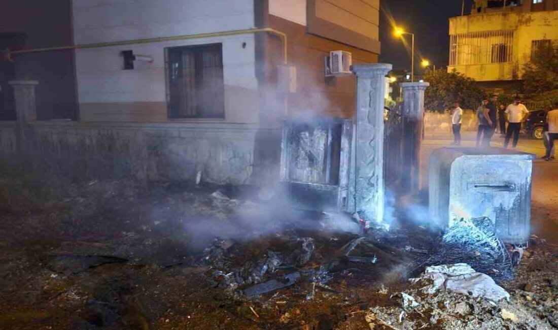 Batman’da Bahçelievler Mahallesi’nde meydana gelen elektrik trafosu yangını, itfaiye ekipleri