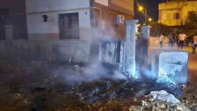 Batman’da Bahçelievler Mahallesi’nde meydana gelen elektrik trafosu yangını, itfaiye ekipleri