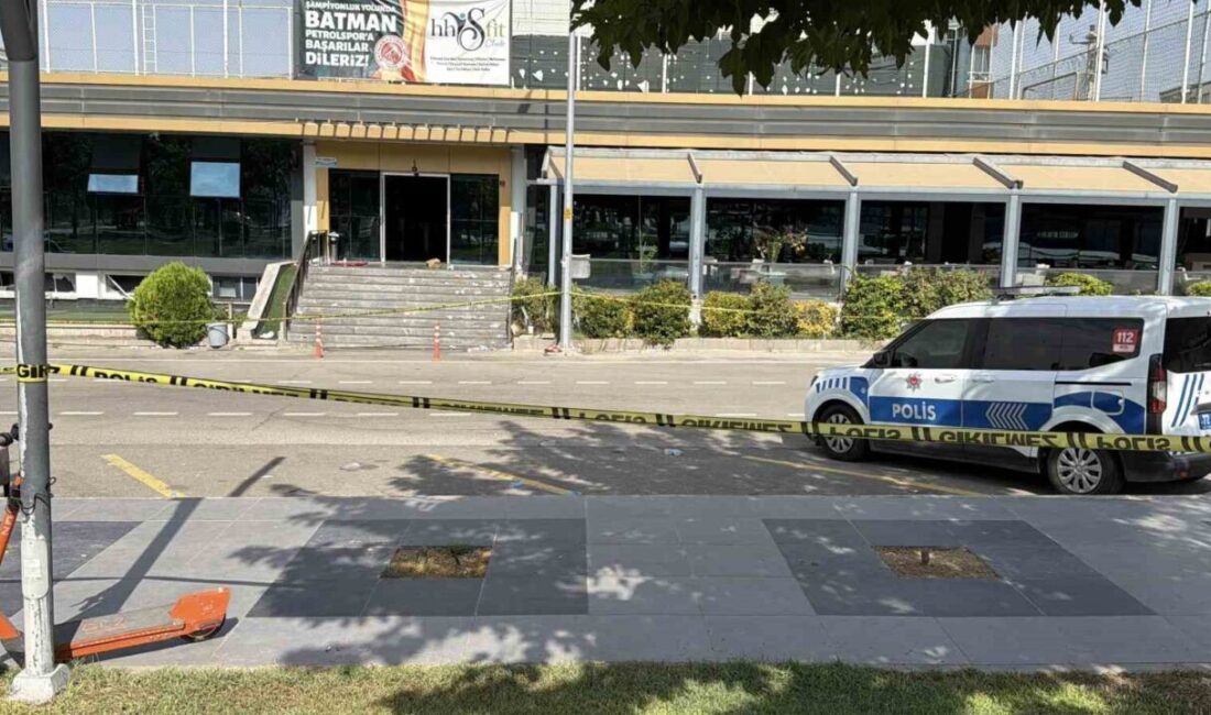 Batman ilindeki bir spor salonunun sauna bölümünde çıkan yangında hayatını