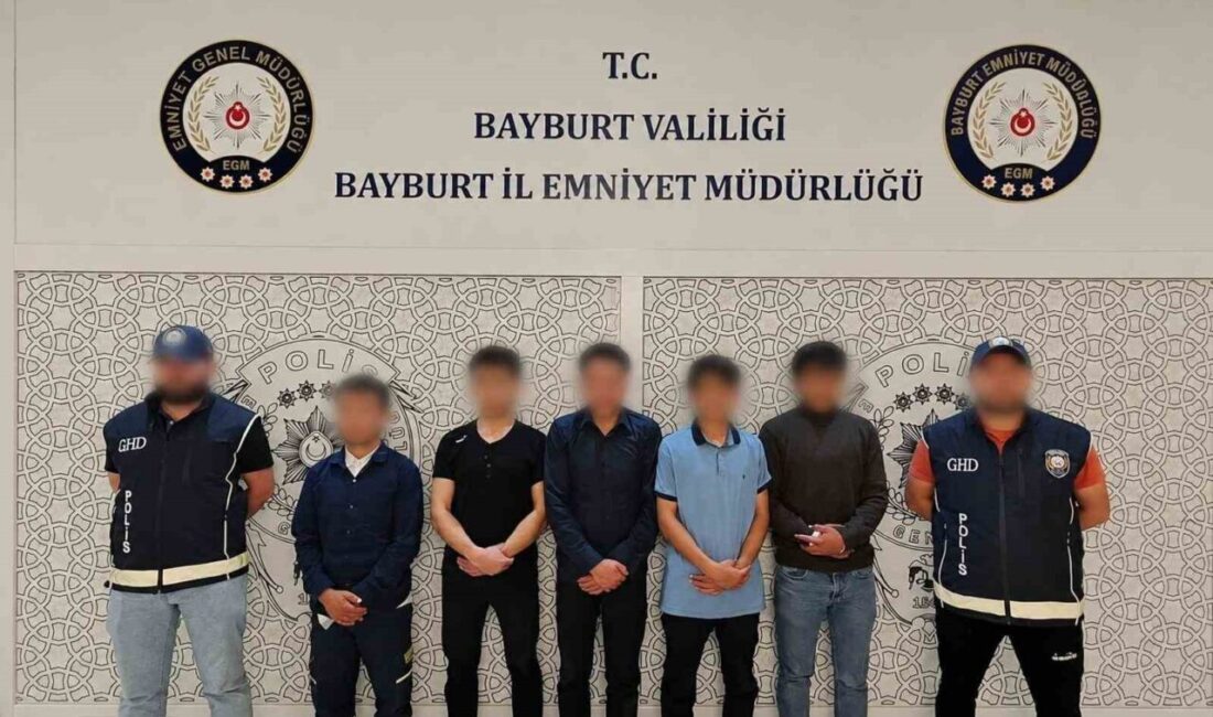 Bayburt’ta Göçmen Kaçakçılığı ve Hudut Kapıları Şube Müdürlüğü ekipleri tarafından