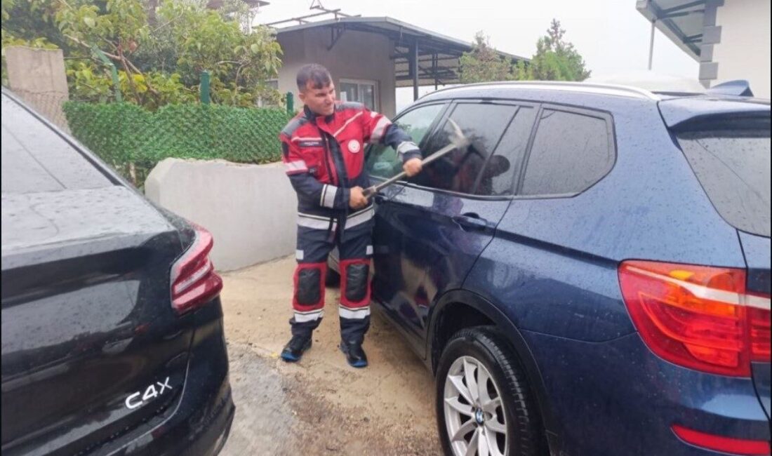 Belen ilçesinde, bir aracın kapılarının kilitlenmesi sonucu mahsur kalan bebek,