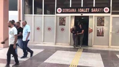İzmir’in Bergama ilçesinde düzenlenen eş zamanlı uyuşturucu operasyonunda gözaltına alınan