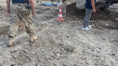Hatay’ın Erzin ilçesinde, Burnaz sahil yolu mevkiinde bir tren yolu
