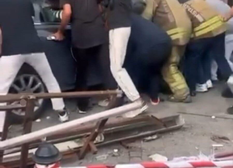 Beykoz’da meydana gelen trafik kazasında, kontrolden çıkan bir otomobilin kaldırımdaki