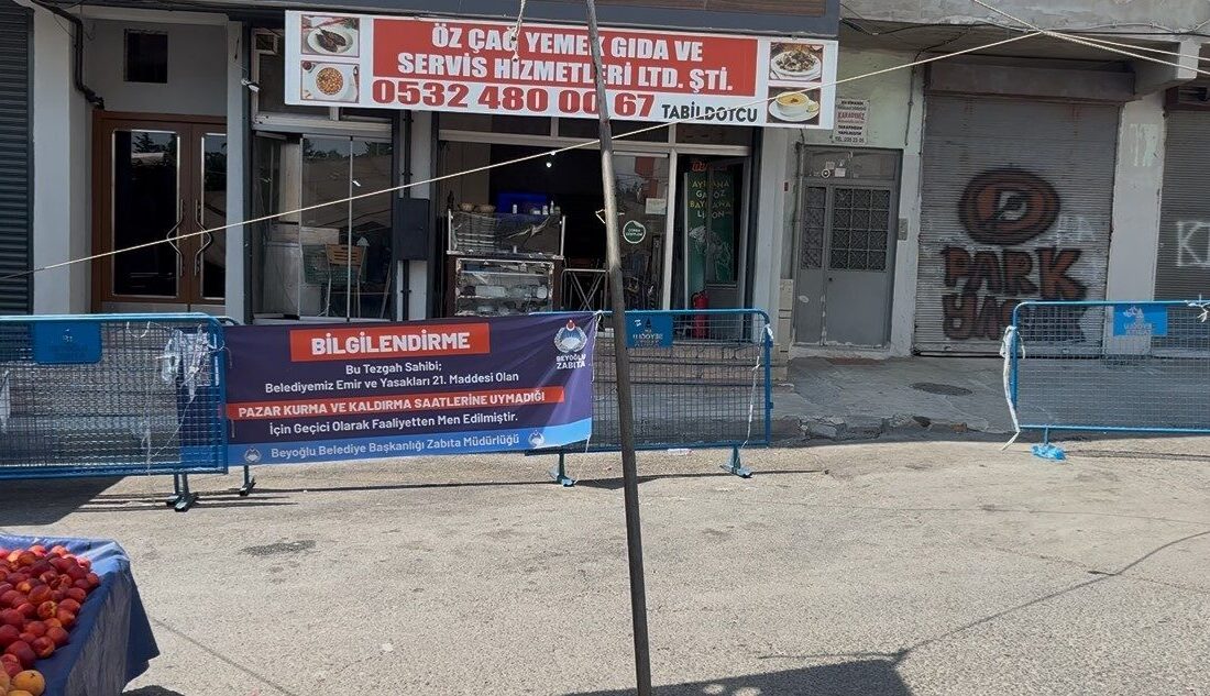 Beyoğlu’nda bir semt pazarında meydana gelen olayda, armut seçme konusunda