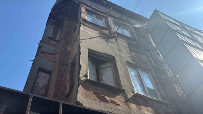 İstanbul Beyoğlu’nda bir apartmandan yayılan kötü kokuların ihbarı üzerine olay
