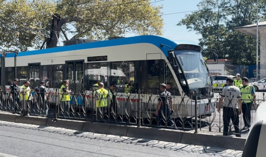 Kabataş-Bağcılar hattında sefer yapan bir tramvay, Fındıklı İstasyonu’nda raydan çıktı.