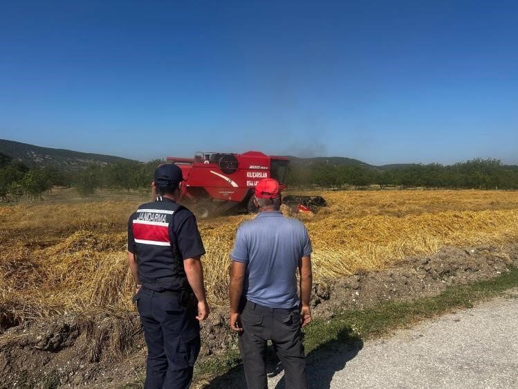 Gölpazarı İlçesi’nde biçerdöver operatörlerine yangın konusunda uyarı yapıldı. Bilecik İl