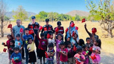 Bilecik İl Jandarma Komutanlığı ekipleri, Söğüt ilçesindeki mevsimlik tarım işçilerinin