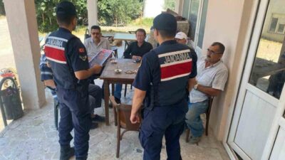 Bilecik’in İnhisar ilçesinde jandarma ekipleri, vatandaşları dolandırıcılık konusunda uyardı. Harmanköy