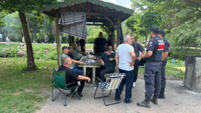 Bilecik’in Bozüyük ilçesinde jandarma ekipleri, Türbin Mesire Alanı’nda bulunan yaklaşık