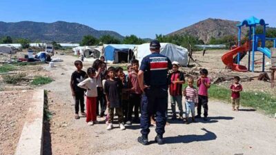 Bilecik’te mevsimlik tarım işçilerine dolandırıcılık tehlikesine karşı dikkat çağrısı yapıldı.