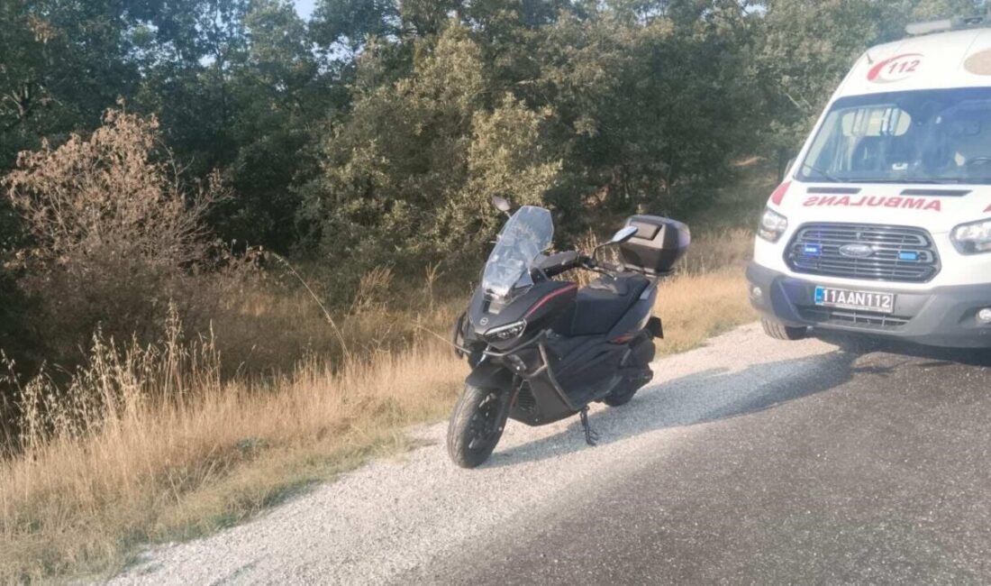 Bilecik’in Bozüyük ilçesinde yaşanan bir motosiklet kazasında bir kişi yaralandı.