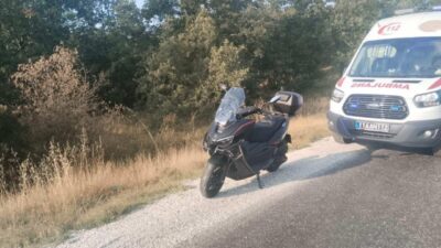 Bilecik’in Bozüyük ilçesinde yaşanan bir motosiklet kazasında bir kişi yaralandı.