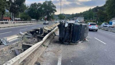 Bilecik’te meydana gelen trafik kazasında, bir otomobilin kontrolünü kaybederek yol