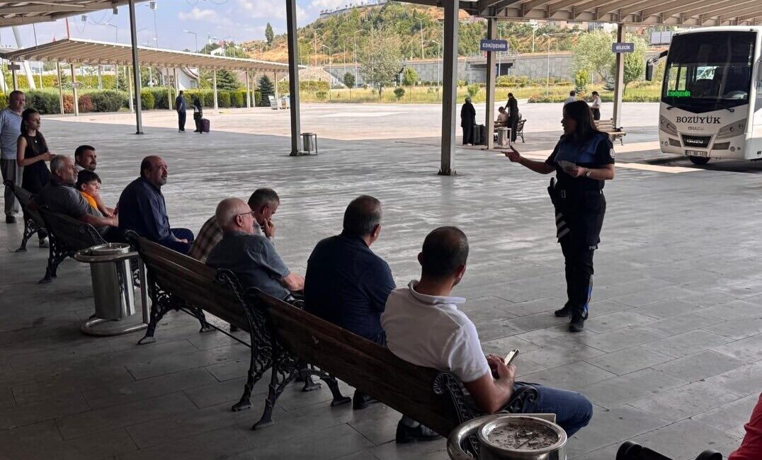 Bilecik’te sahte para konusunda halk uyarıldı. Bozüyük Toplum Destekli Polislik