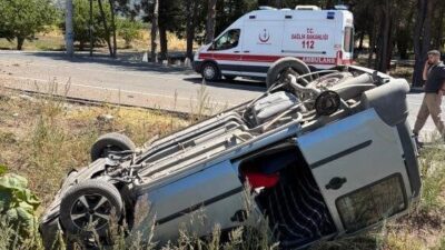 Bilecik’te, hareket halindeyken kontrolü kaybeden bir araç takla atarak durdu