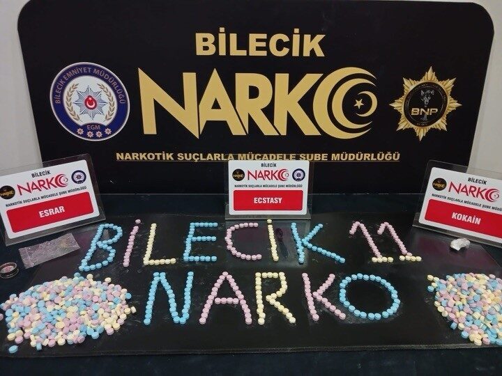 Bilecik’te gerçekleştirilen uyuşturucu operasyonunda 4 kişi polis tarafından gözaltına alındı.