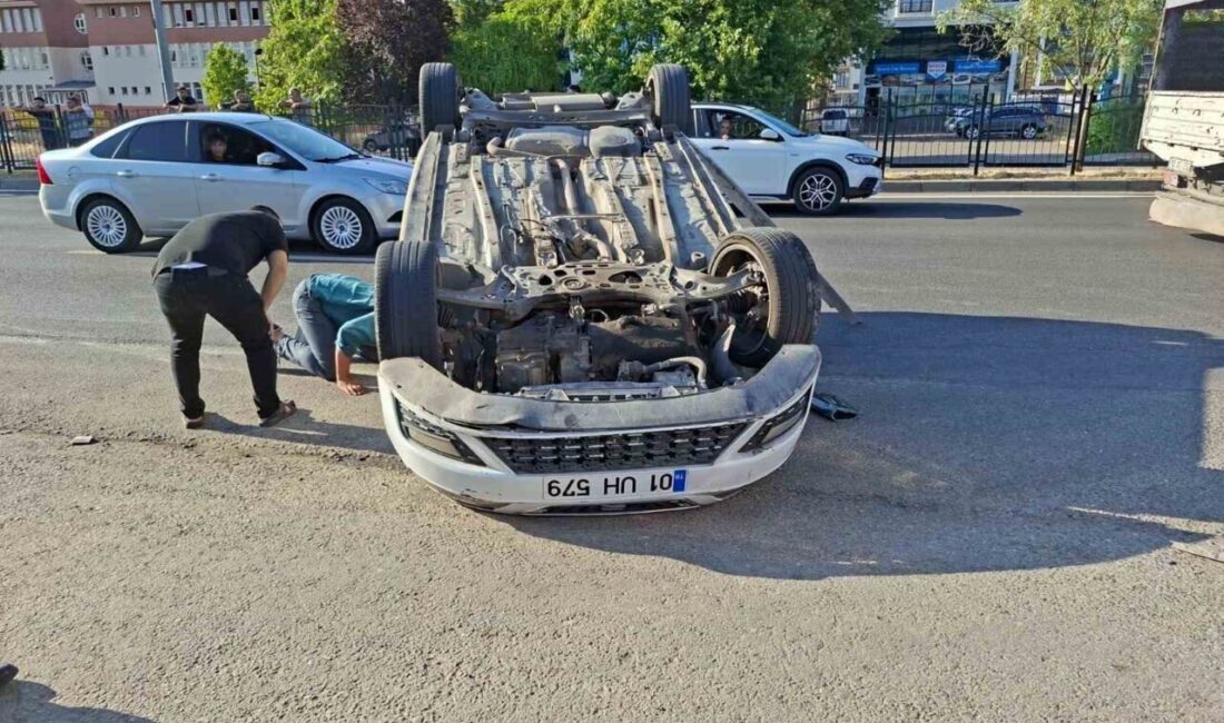 Bingöl ilinde meydana gelen trafik kazasında bir otomobil devrildi ve