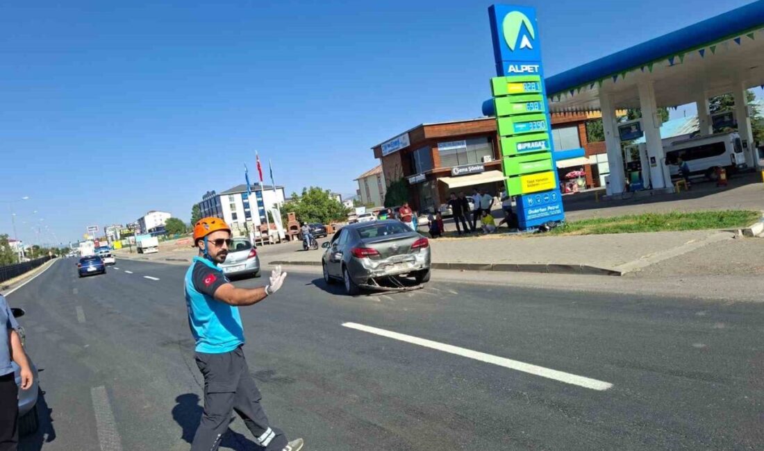 Bingöl ilinde meydana gelen zincirleme trafik kazasında 3 araç birbirine