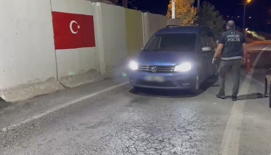 Bitlis’in Tatvan ilçesinde gerçekleştirilen operasyonda, bir araçta 6 kilo 550