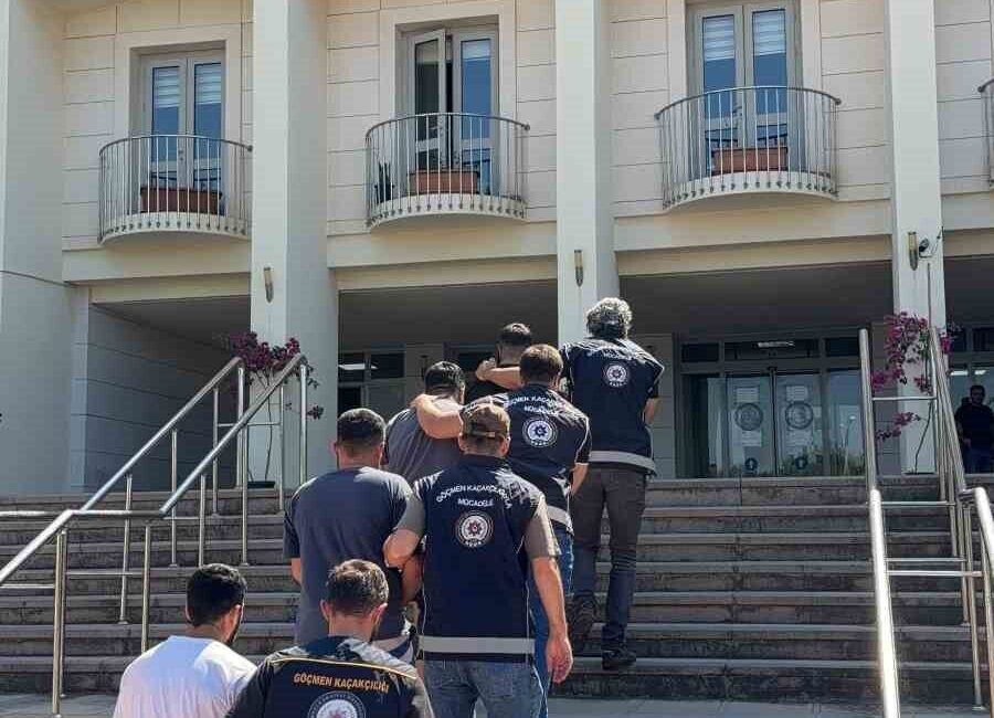 Muğla’nın Bodrum ve Marmaris ilçelerinde düzenlenen operasyonlarda 5 göçmen kaçakçısı