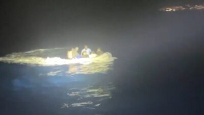 Muğla’nın Bodrum ilçesi açıklarında, içinde 6 düzensiz göçmenin bulunduğu bir