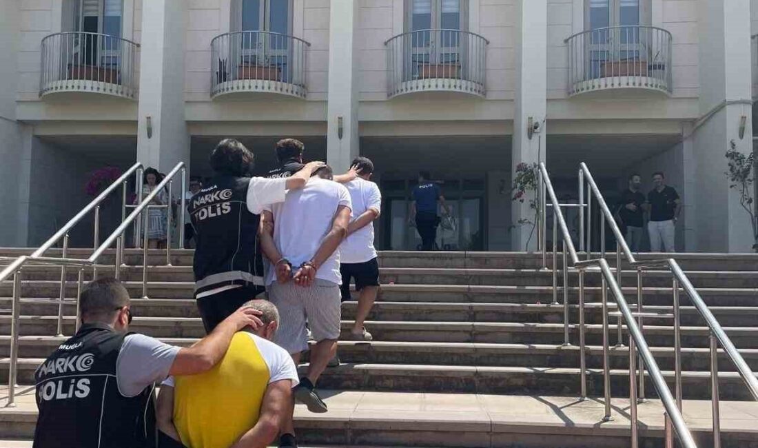 Bodrum ilçesinde gerçekleştirilen operasyonda, sokak üzerinde uyuşturucu ticareti yaptığı tespit