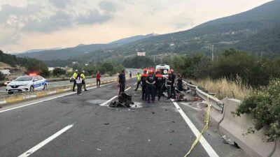 Bolu’da D-100 karayolunda, refüjü aşarak karşı şeride geçen bir otomobil,