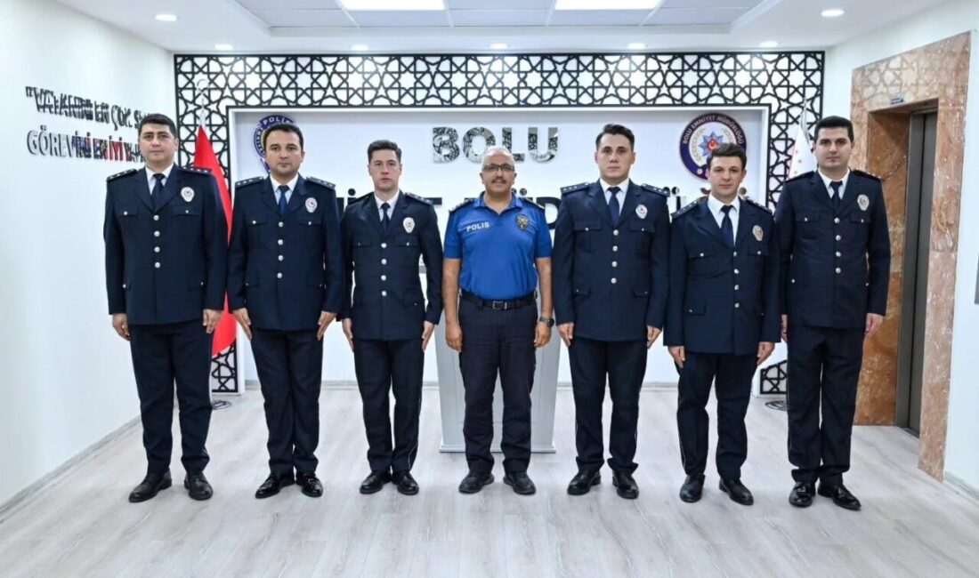 Bolu İl Emniyet Müdürlüğü’nde gerçekleştirilen bir törenle, başkomiser rütbesine yükselen