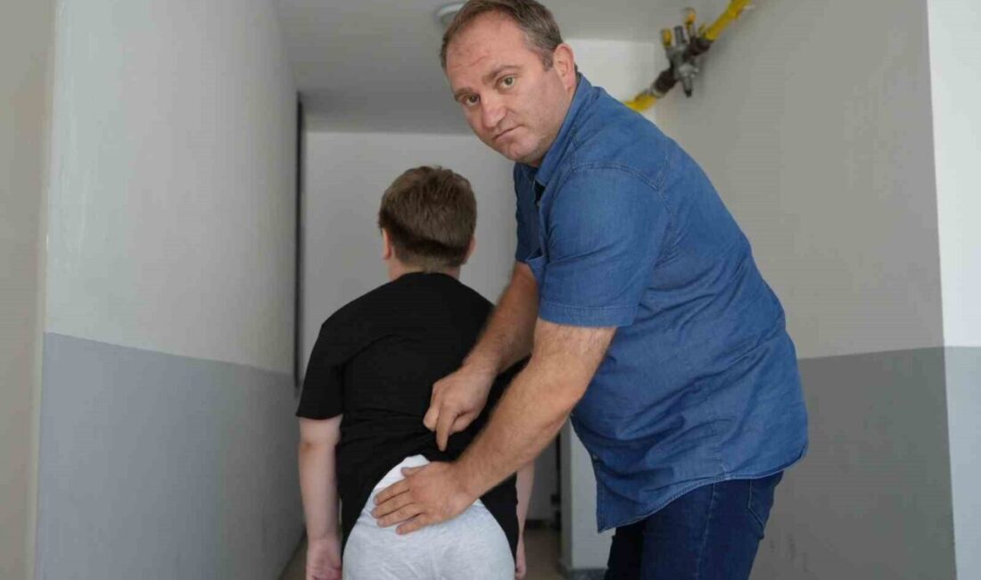 Bolu’da, bir apartman dairesinden asansörle inen 7 yaşındaki çocuk, komşusuna