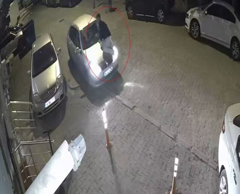 Bolu’da bir otomobilin kaputunda seyahat eden bir kişi, güvenlik kamerası