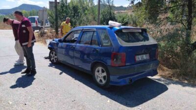 Bolu’nun Mudurnu ilçesinde bir otomobil ile motosikletin çarpışması sonucu meydana