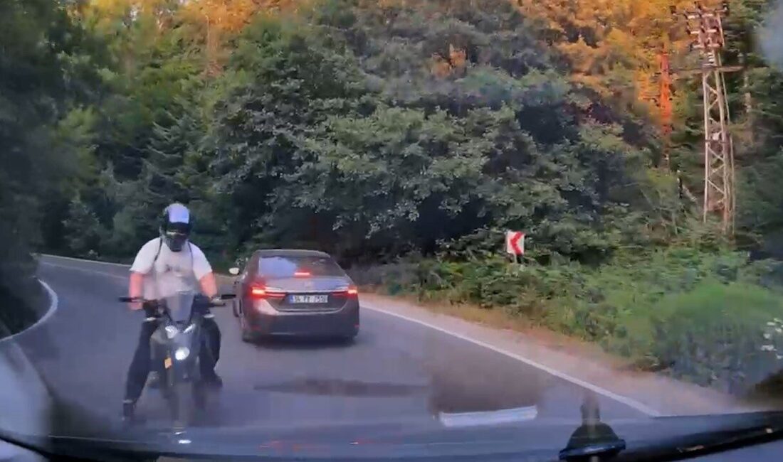 Bolu’da, Gölcük Tabiat Parkı yolunda meydana gelen kazada, bir motosiklet