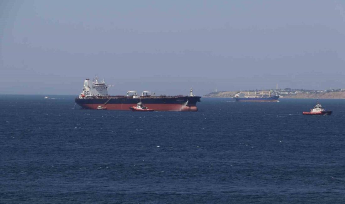 Çanakkale Boğazı’ndan geçmekte olan 251 metre uzunluğundaki “FRONT ALTAIR” adlı