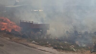 Denizli’nin Yenicekent Mahallesi’nde, dere yatağında meydana gelen yangın, hızlı bir